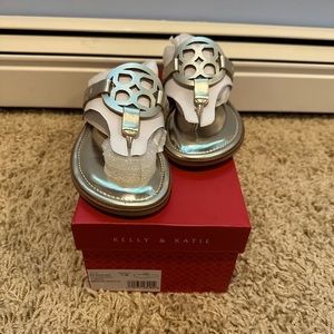 NWT in box - Kelly and Katie Dahlina Sandals - 7.5 Metallic Gold